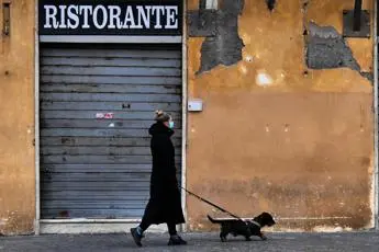 Nuovo Dpcm, weekend zona rossa e nuove regole ristoranti: le ipotesi