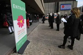 Covid, Figliuolo: \"Puntiamo a chiudere campagna vaccini entro l'estate\"