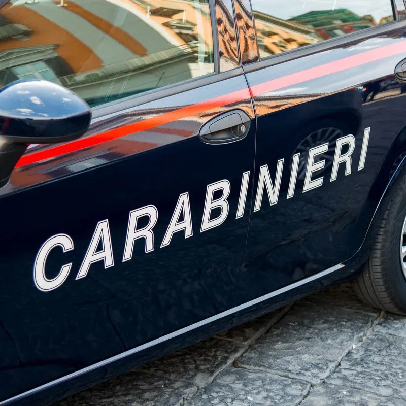 Fuscaldo, accoltella due persone al culmine di una lite