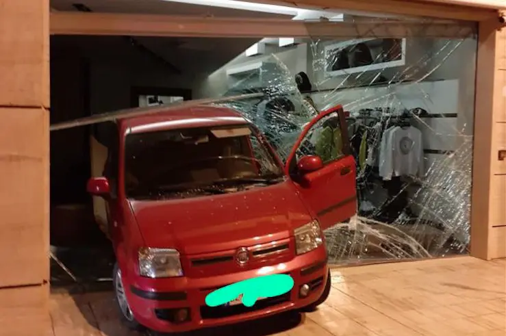 Furto con spaccata a Rende, ecco come sono stati arrestati i due ladri