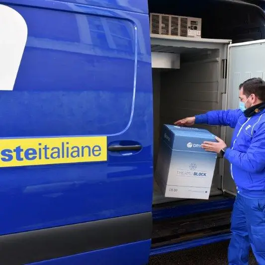 Poste Italiane, in consegna domani con i furgoni Sda 22mila vaccini