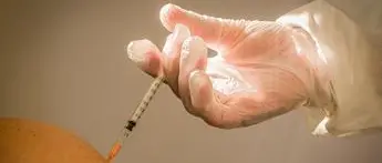 AstraZeneca, dal 62% italiani ok vaccino anche dopo caso: sondaggio Emg/Adnkronos