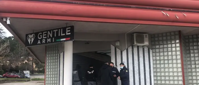 Nuovo furto di armi con spaccata nel Cosentino