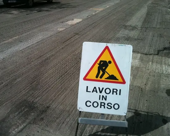Cosenza, ripristino della pavimentazione stradale dopo i lavori di posa della fibra ottica