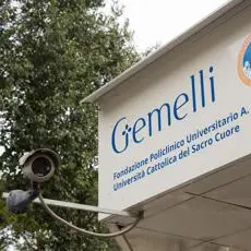 Calabria, reggente dell'ufficio scolastico tenta il suicidio