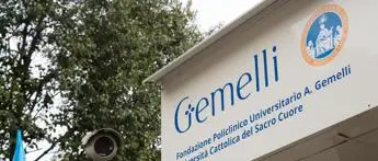 Calabria, reggente dell'ufficio scolastico tenta il suicidio