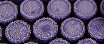 Vaccini covid in Italia: 2,6 milioni di dosi ferme in frigo