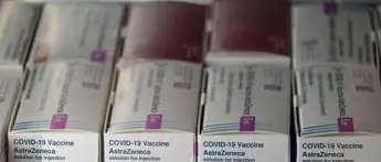 AstraZeneca, membro Cts: \"Ema limiterà uso agli over 60\"