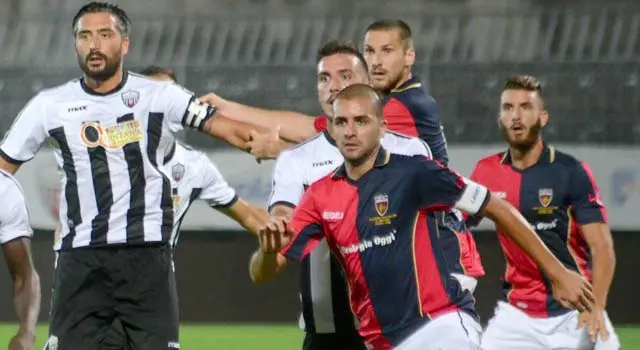 Cosenza, solo l'ultimo precedente ad Ascoli sorride ai Lupi. In campionato...