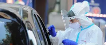 Covid Italia, l'indice di contagiosità (Rt) scende a 0.81