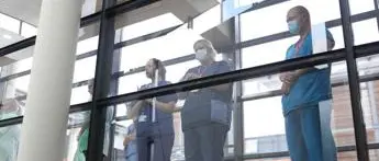 Covid Lombardia, oggi 1.967 contagi e 39 morti: bollettino 25 aprile