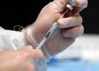 Vaccini, attivo servizio comunale per prenotazione