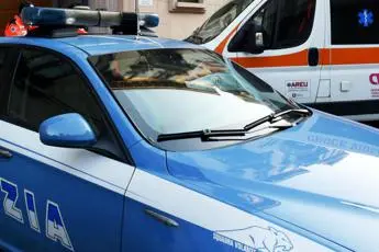 Cosenza, due automobilisti litigano e passano alle vie di fatto in strada: interviene la polizia\n