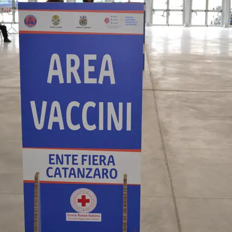 Vaccini: Calabria, prima dose a 66.07% over 80, 53.71 a 70-79