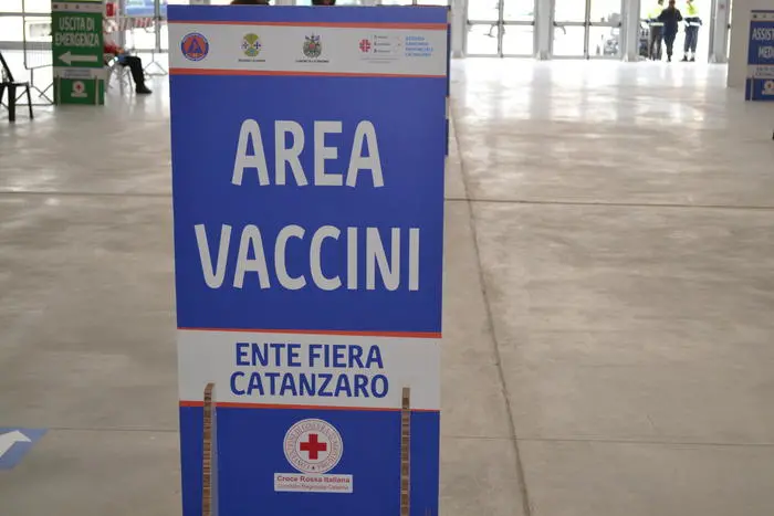 Vaccini: Calabria, prima dose a 66.07% over 80, 53.71 a 70-79