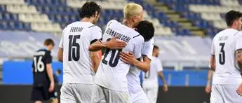 Calcio, l'Italia travolge San Marino 7-0