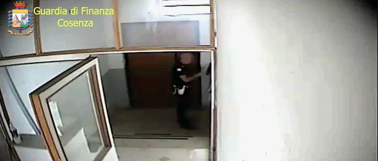 Assenteismo a Corigliano Rossano, interdetto agente della polizia municipale