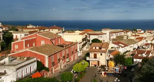 Amendolara, casa allagata: bimba di 4 mesi salvata con una ruspa\n