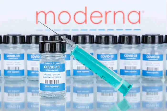 Domani mattina arriveranno in Calabria i vaccini Moderna e Johnson&Johnson