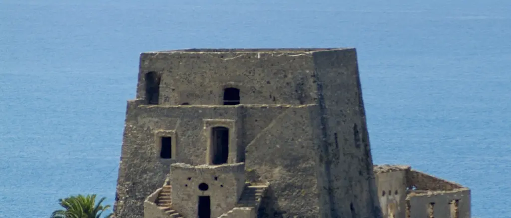 Torre Talao si illumina di verde per la giornata della speranza
