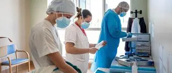 Covid oggi Lombardia, 458 contagi e 5 morti. A Milano 157 nuovi casi