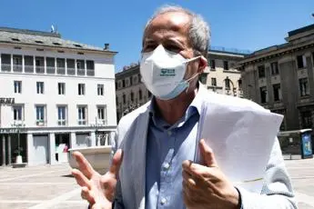 Covid Italia, Crisanti: \"Forse il virus non è scomparso\"