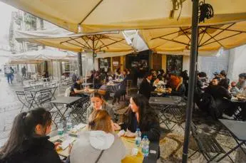 Ristoranti, Viola: \"Limite 4 persone al tavolo è eccesso di cautela\"
