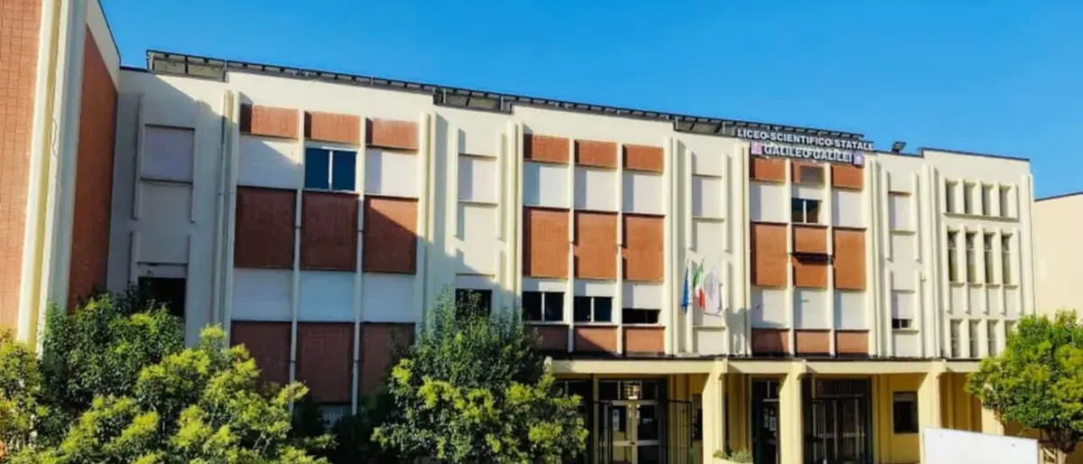 Voti alterati al Liceo Scientifico di Lamezia, salta l’udienza preliminare: tutte le notifiche sono da rifare\u00A0\n