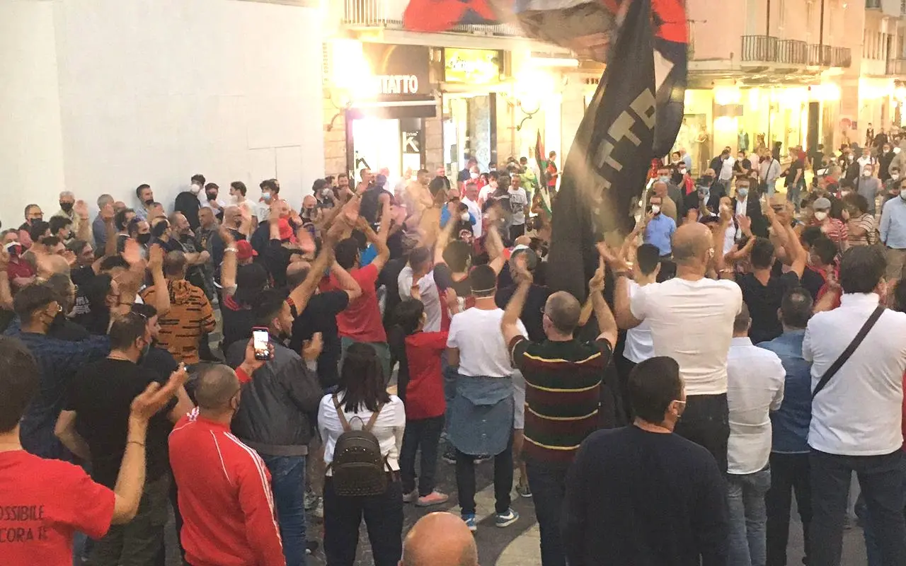 Guarascio, contestazione sempre più pesante. I tifosi: «Non ne possiamo più»