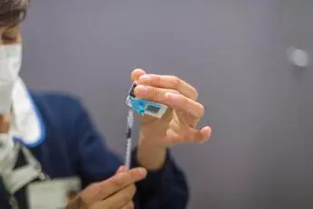 AstraZeneca, Vaia: \"Mix vaccini? Fidatevi della scienza\"