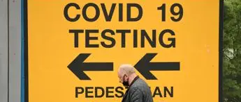 Covid Gb, \"rialzo contagi dovuto a 2 fattori. Italia più sicura\"