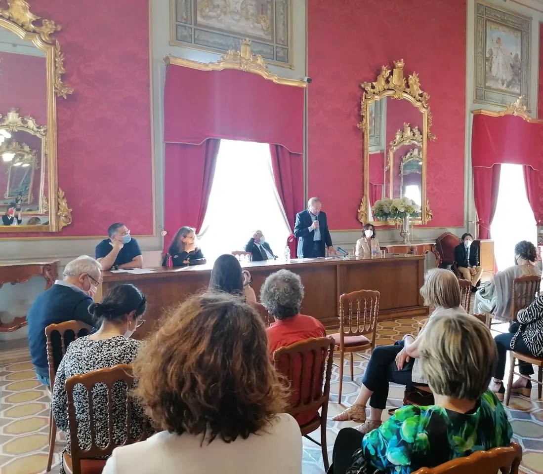 Iacucci: «Faremo il possibile per salvare la Biblioteca Civica di Cosenza»