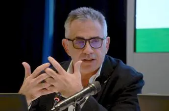 AstraZeneca, Pregliasco: \"Nuova angoscia non infici campagna vaccinale\"