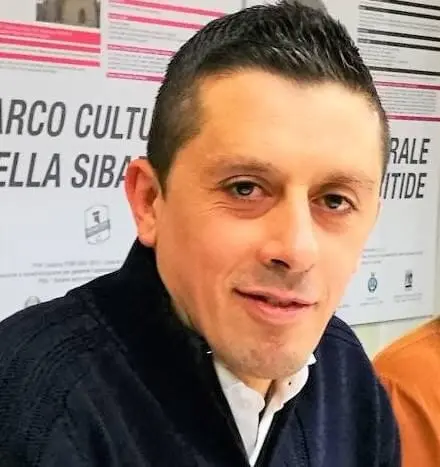 Cassano Ionio, atto intimidatorio contro il consigliere comunale Praino. Parla il sindaco | L’INTERVENTO DI GALLO