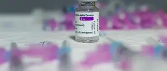 AstraZeneca, Ema: nuovo effetto indesiderato da inserire in bugiardino