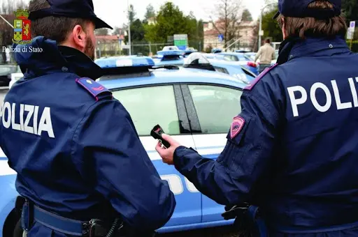 Cosenza, pregiudicato 34enne stalkerizza la ex: la Polizia esegue misura cautelare