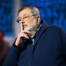 Addio a Francesco Guccini, la voce libera della canzone italiana\n