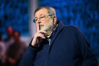 Addio a Francesco Guccini, la voce libera della canzone italiana\n
