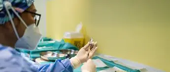 AstraZeneca, seconda dose: ok Aifa a Pfizer e Moderna per under 60