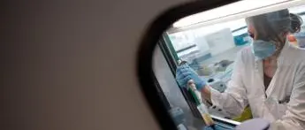 Mix vaccini, al via studio su efficacia e sicurezza allo Spallanzani