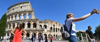 Mascherine all'aperto, Sileri: \"Addio obbligo da luglio opportuno\"