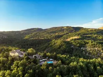Turismo, 1 italiano su 3 cerca case o ville: ecco i dati
