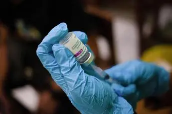 \"Io in lotta per avere seconda dose AstraZeneca\": la storia