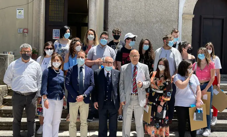 Mormanno, consegnate le borse di studio in ricordo di Salvatore D'Alessandro: vince Elisa Armentano