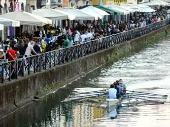 Covid, effetto mascherina sull'ansia sociale: c'è chi non la toglierà