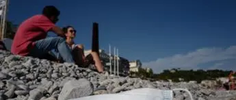 Mascherine all'aperto zona bianca, Cts: stop obbligo da 28 giugno