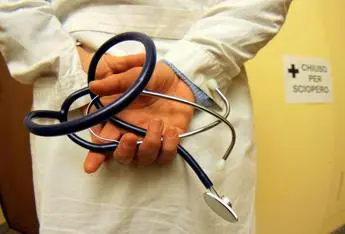 Endocrinologi, 'persone con disforia di genere spesso invisibili a medici'