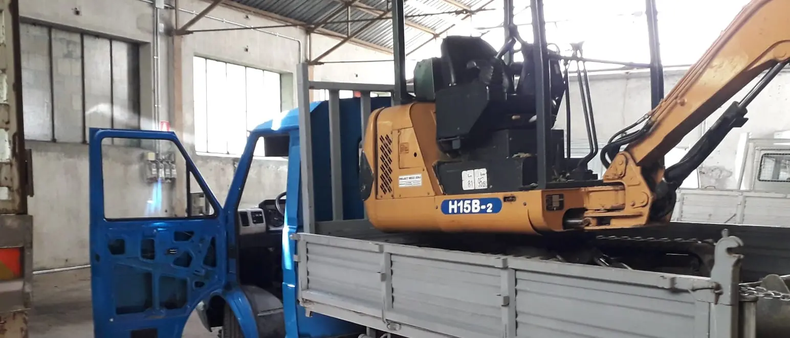 La Polizia provinciale sequestra quattro autocarri ad Acri