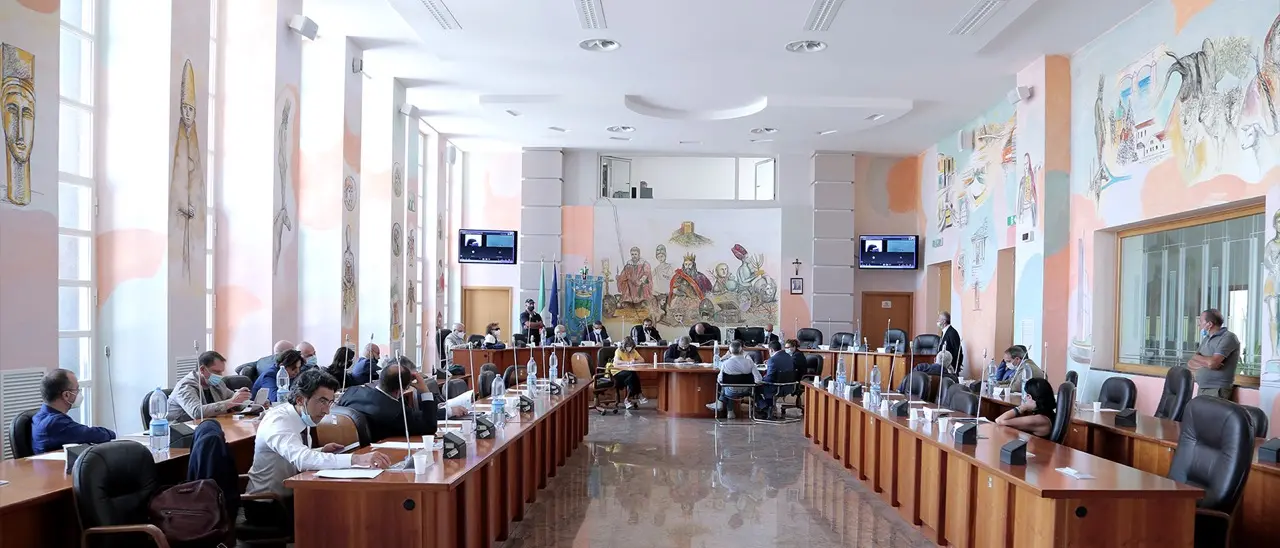 Cosenza, approvato il bilancio di previsione stabilmente riequilibrato