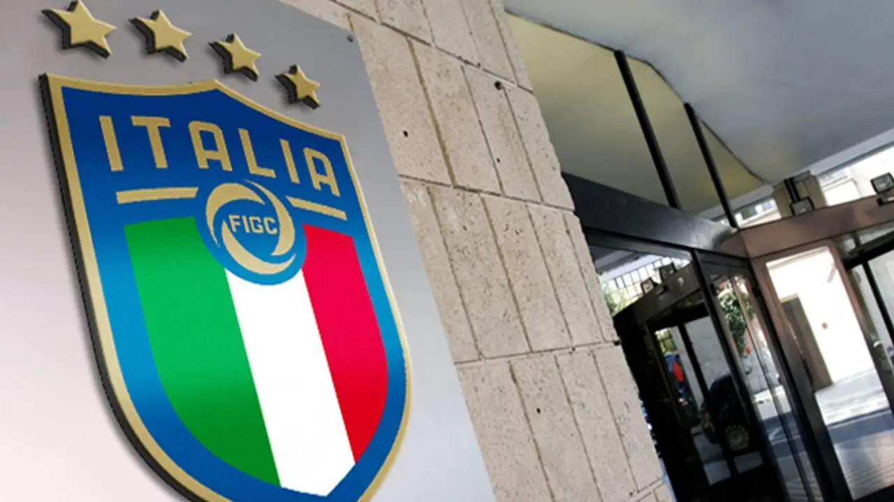 \"L'Espresso\": crediti fiscali fasulli e criptovalute dietro il caos in Serie B